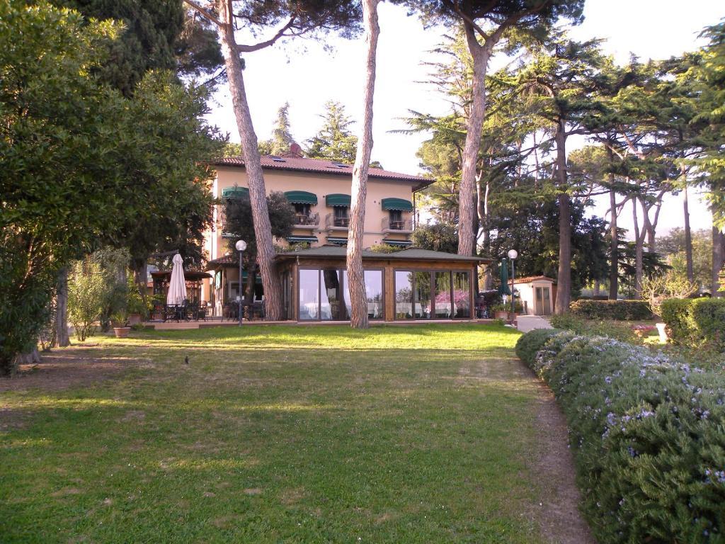 Hotel Kursaal Passignano sul Trasimeno Exterior foto